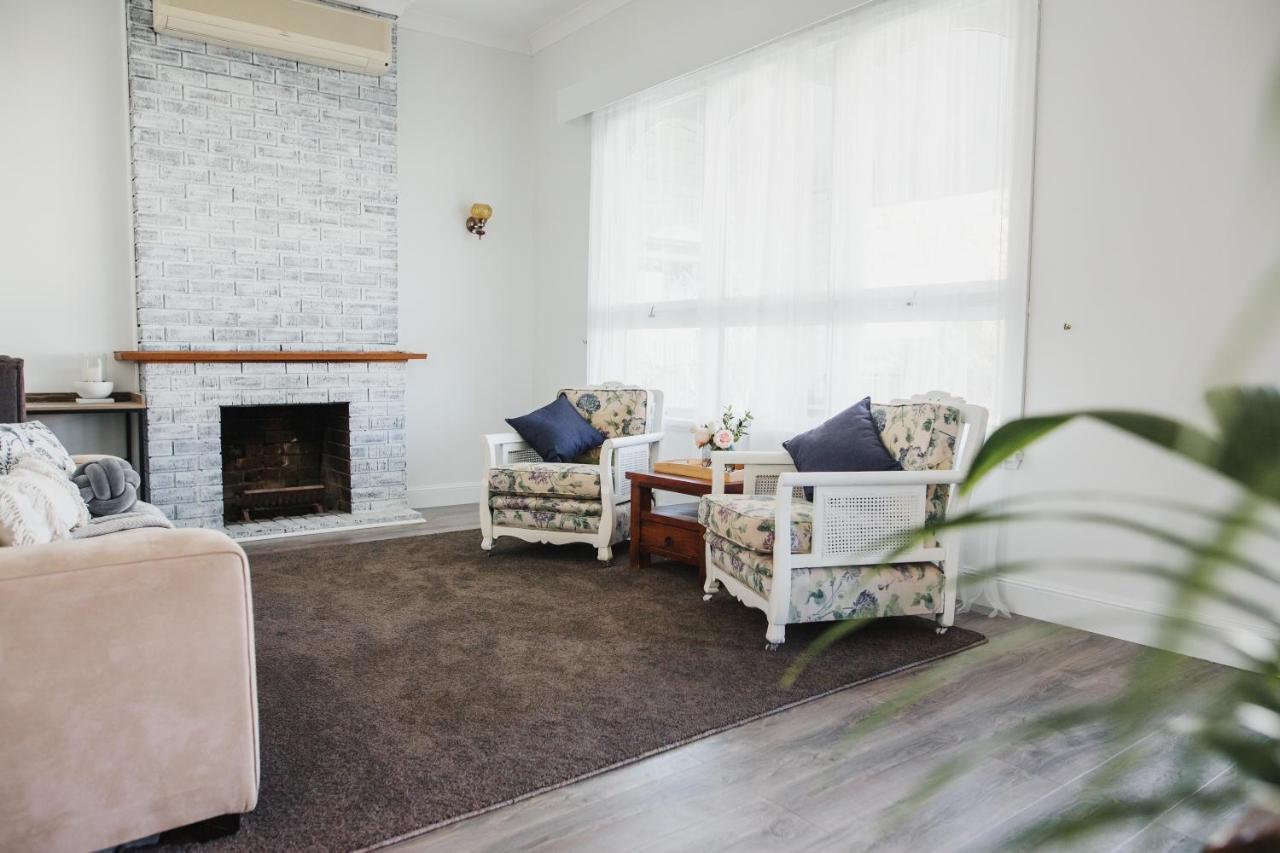 Villa White On Wright Clare Extérieur photo